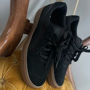 Puma Black Rubber Soled Soft Foam ~ Size 8